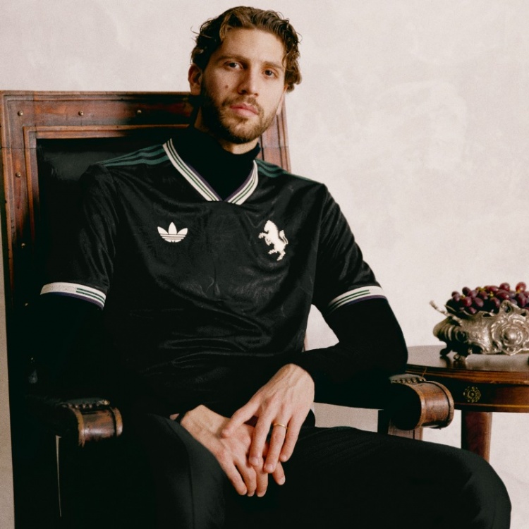 葡萄图案！尤文晒本赛季第三球衣：传承如同美酒，愈久愈醇